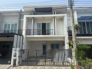 For sale 1 bed townhouse in Khlong Sam Wa, Bangkok