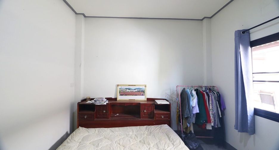 For sale 4 bedrooms house in Mueang Nong Khai, Nong Khai
