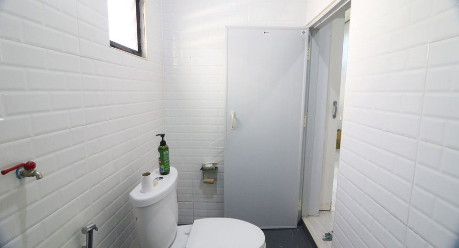 For sale 4 bedrooms house in Mueang Nong Khai, Nong Khai