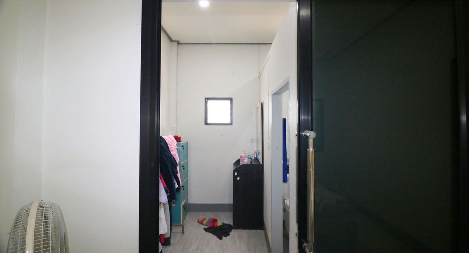 For sale 4 bedrooms house in Mueang Nong Khai, Nong Khai