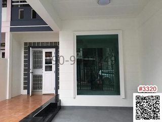 Casa adosada en alquiler y en venta de 3 habitaciones en Bang Khen, Bangkok