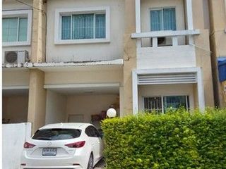 For sale 1 bed townhouse in Lat Krabang, Bangkok