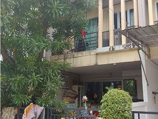 For sale 1 bed townhouse in Bang Khun Thian, Bangkok