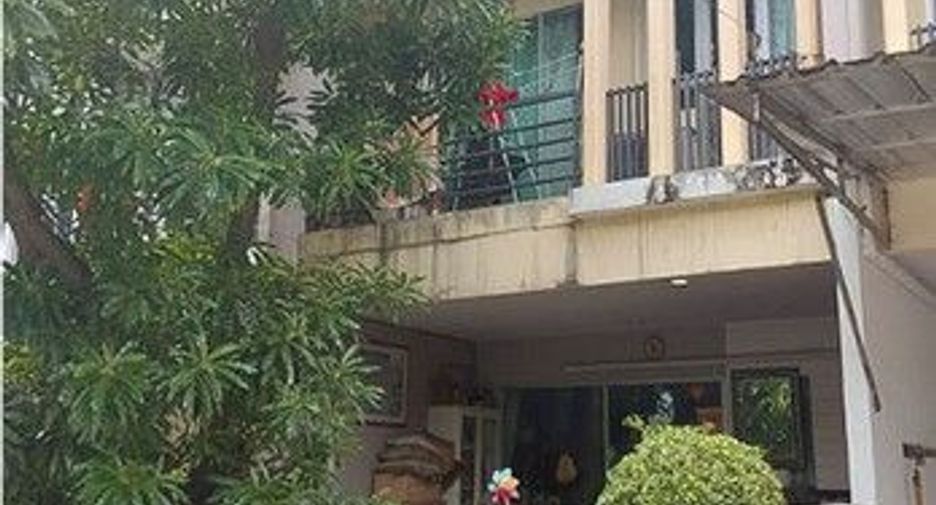 For sale 1 bed townhouse in Bang Khun Thian, Bangkok