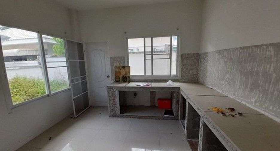 For sale 2 bedrooms house in Ban Bueng, Chonburi