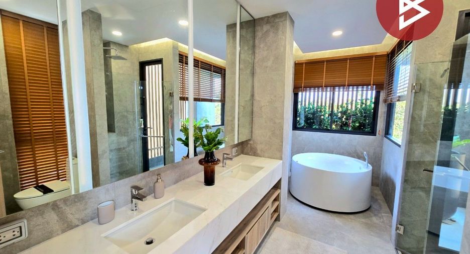 For sale 4 ベッドルーム house in Mueang Nakhon Pathom, Nakhon Pathom