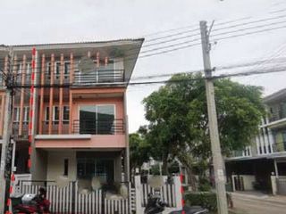 For sale 1 bed townhouse in Bang Khun Thian, Bangkok