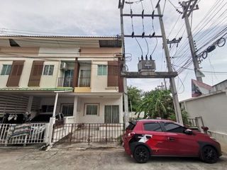 For sale 2 bedrooms townhouse in Ban Bueng, Chonburi