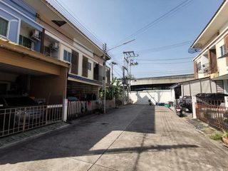 For sale 2 bedrooms townhouse in Ban Bueng, Chonburi