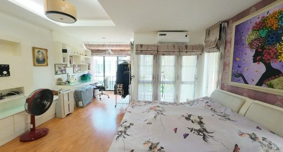 For sale 3 ベッドルーム townhouse in Khan Na Yao, Bangkok