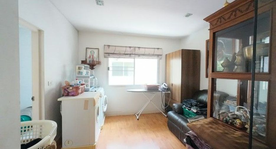 For sale 3 ベッドルーム townhouse in Khan Na Yao, Bangkok