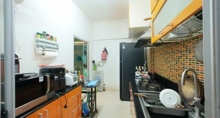 For sale 3 ベッドルーム townhouse in Khan Na Yao, Bangkok