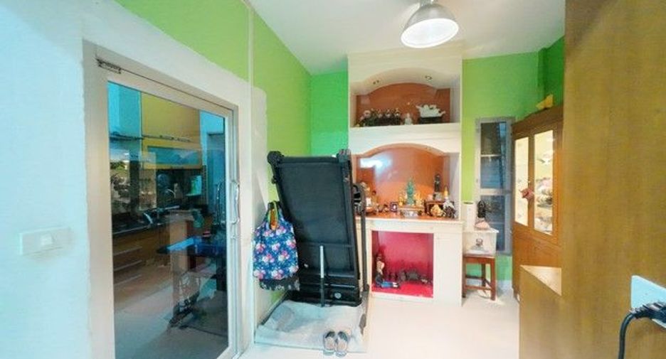 For sale 3 ベッドルーム townhouse in Khan Na Yao, Bangkok