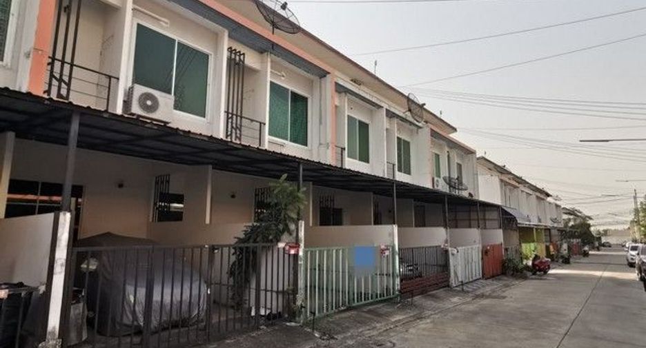 For sale 1 bed townhouse in Ban Bueng, Chonburi