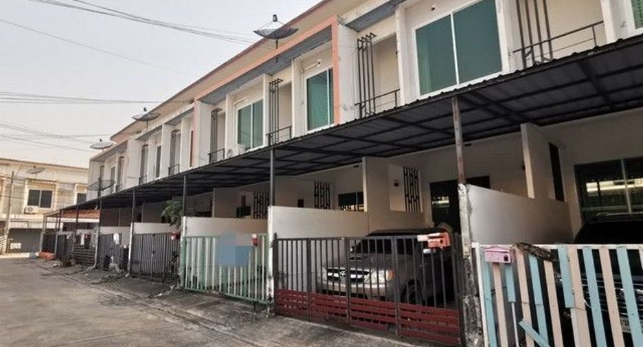 For sale 1 bed townhouse in Ban Bueng, Chonburi