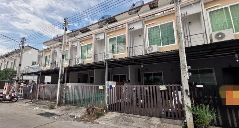 For sale 1 bed townhouse in Ban Bueng, Chonburi