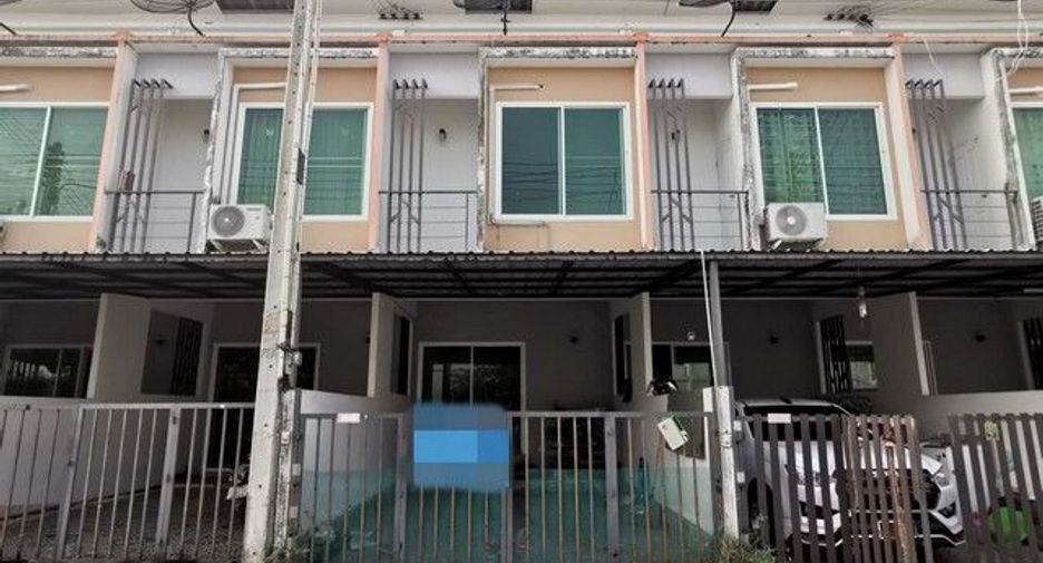 For sale 1 bed townhouse in Ban Bueng, Chonburi
