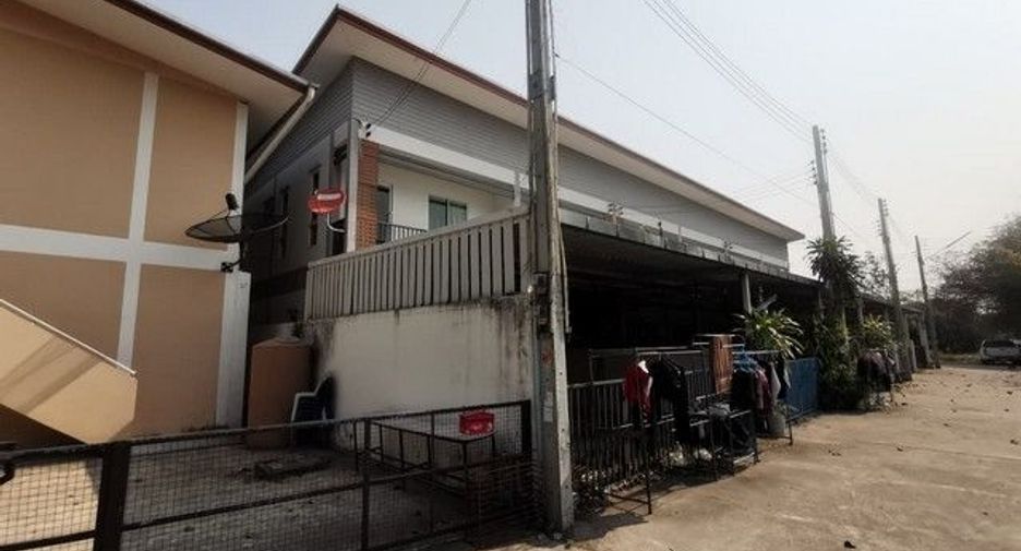 For sale 1 bed townhouse in Ban Bueng, Chonburi