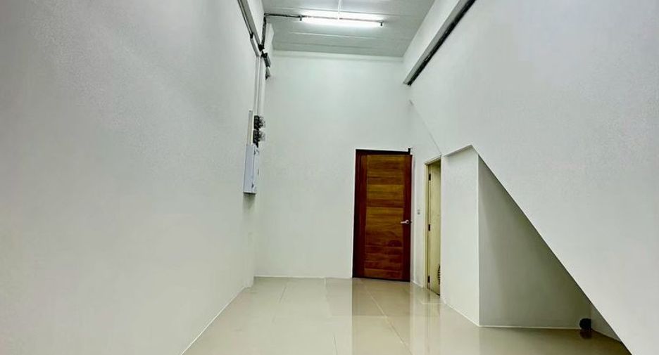 À louer 1 chambre local commercial à Si Racha, Chonburi