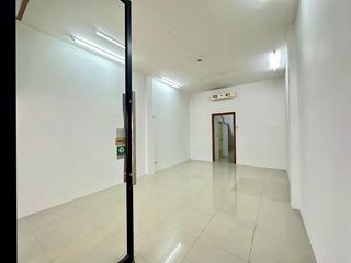 Local comercial en alquiler de 1 habitaciones en Si Racha, Chonburi