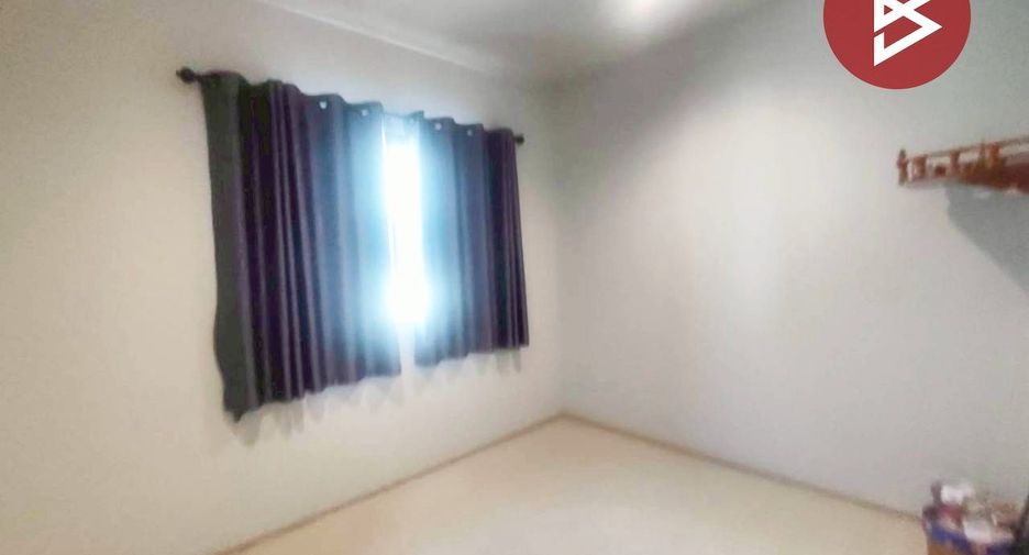 For sale 4 bedrooms townhouse in Bang Pakong, Chachoengsao