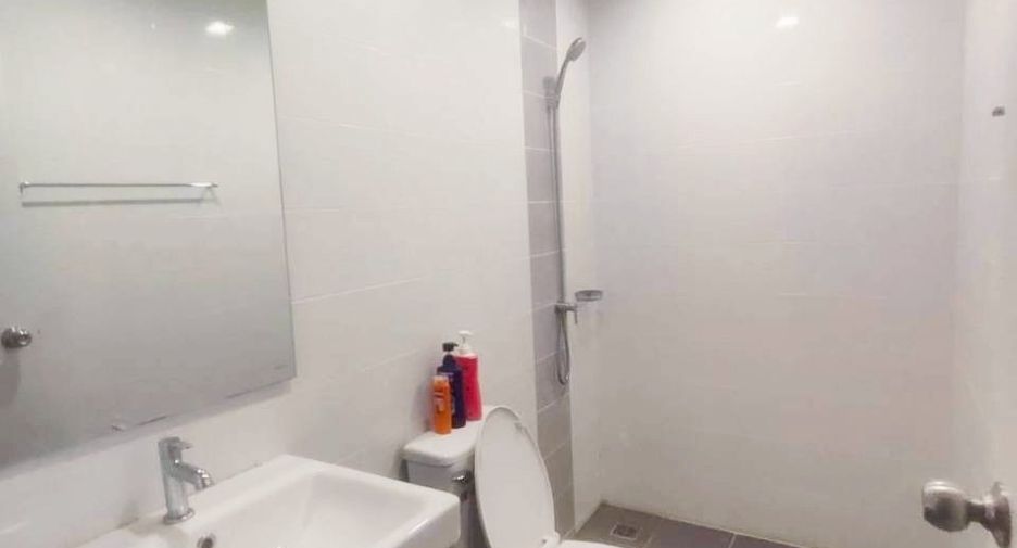 For sale 4 bedrooms townhouse in Bang Pakong, Chachoengsao