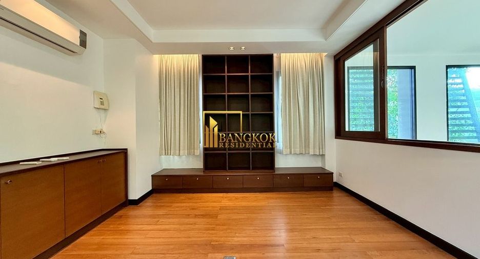 Villa zur Miete mit 4 Zimmer in Watthana, Bangkok