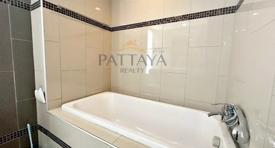For rent and for sale 1 bed condo in Bang Lamung, Chonburi
