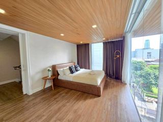 出租 4 卧室 独立屋 在 Khlong Toei, 曼谷