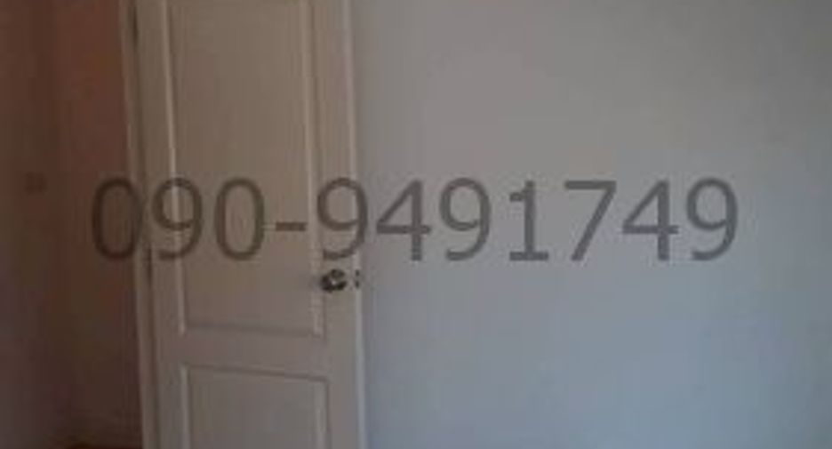 For rent 3 bedrooms townhouse in Phra Samut Chedi, Samut Prakan