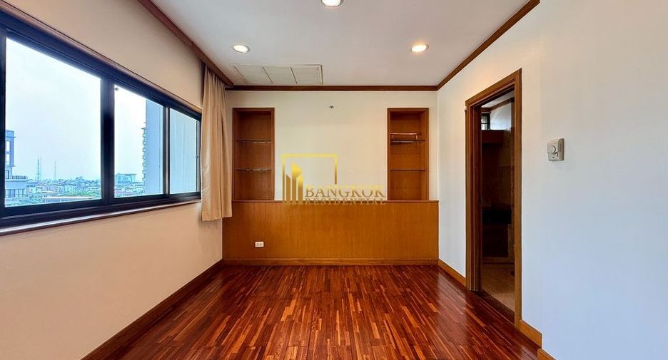 For rent 4 ベッドルーム apartment in Sathon, Bangkok