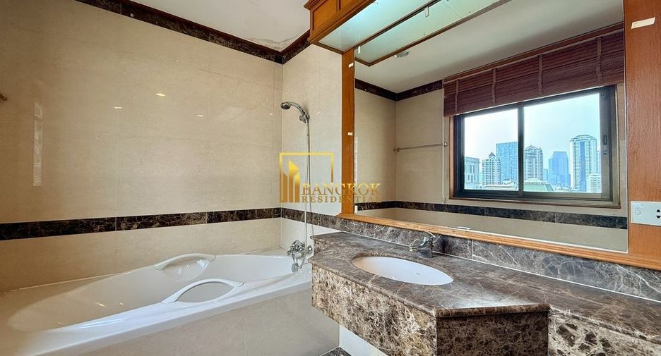 For rent 4 ベッドルーム apartment in Sathon, Bangkok