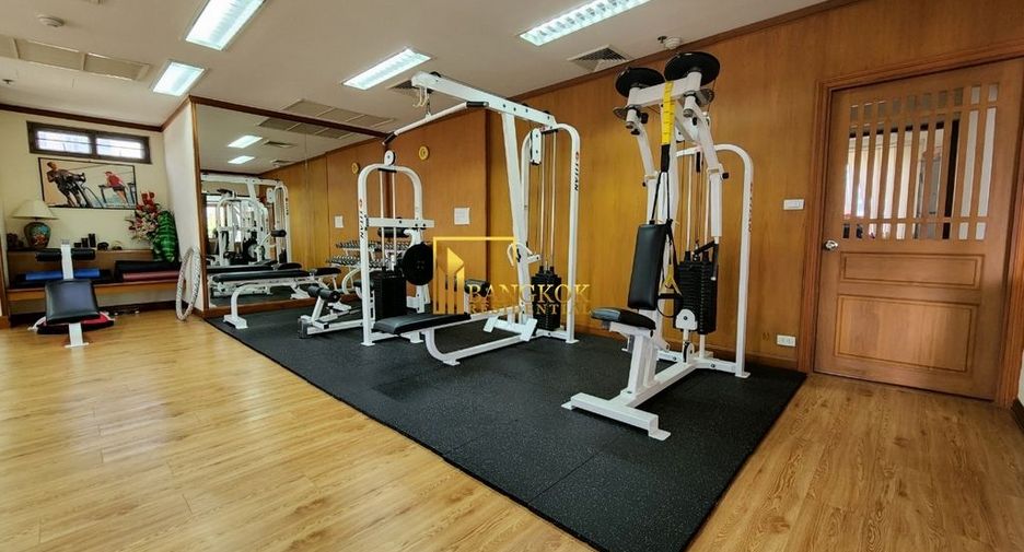 For rent 4 ベッドルーム apartment in Sathon, Bangkok