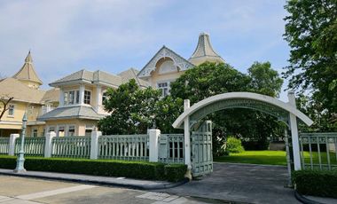 Casa en venta de 4 habitaciones en Lat Phrao, Bangkok