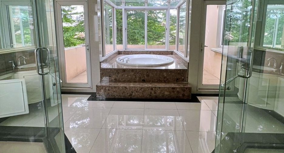 出售 4 卧室 独立屋 在 Lat Phrao, 曼谷
