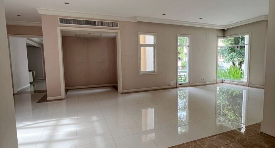 出售 4 卧室 独立屋 在 Lat Phrao, 曼谷