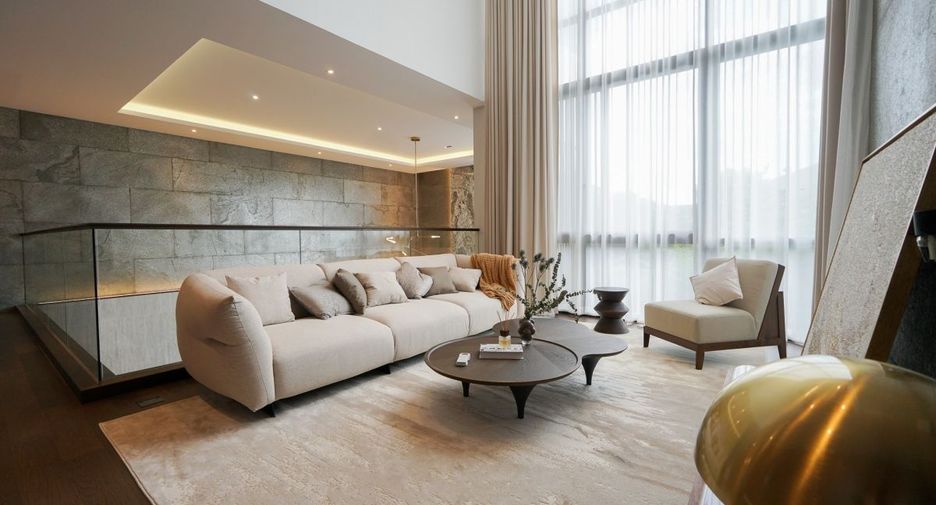 For rent and for sale 4 bedrooms house in Bang Kapi, Bangkok