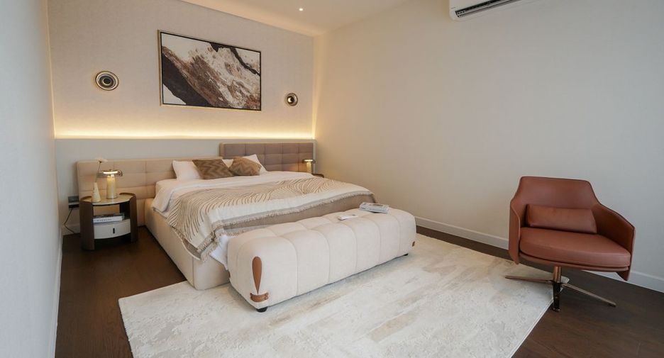 For rent and for sale 4 bedrooms house in Bang Kapi, Bangkok