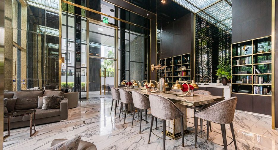 For rent 2 bedrooms condo in Khlong Toei, Bangkok