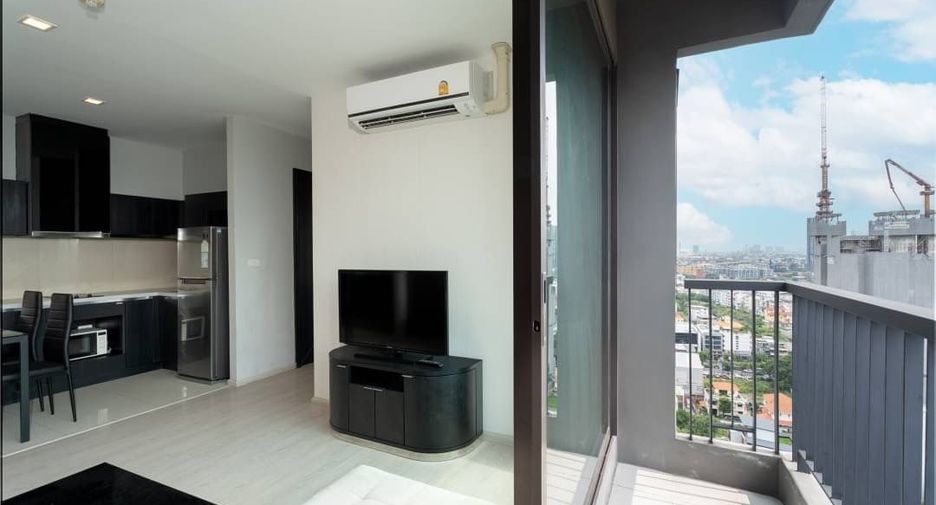 À vendre 2 chambres condo à Khlong Toei, Bangkok