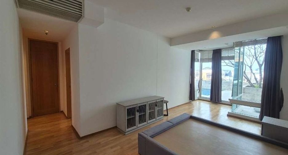 For sale 3 bedrooms condo in Sathon, Bangkok