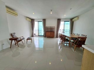 For sale 5 bedrooms condo in Watthana, Bangkok