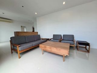 For sale 5 bedrooms condo in Watthana, Bangkok