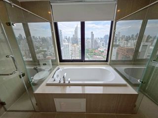 For sale 5 bedrooms condo in Watthana, Bangkok