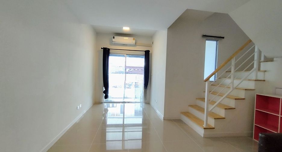 For sale 2 bedrooms townhouse in Bang Phli, Samut Prakan