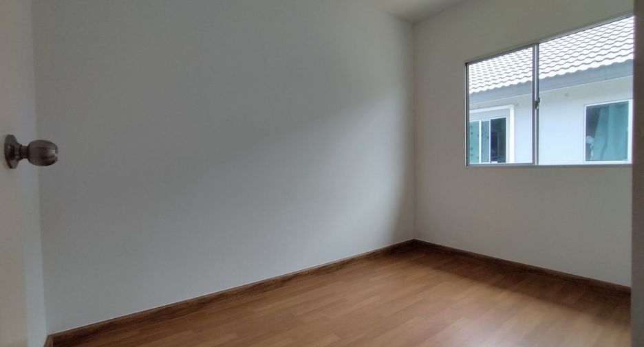For sale 2 bedrooms townhouse in Bang Phli, Samut Prakan