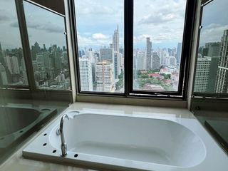 For sale 5 bedrooms condo in Watthana, Bangkok