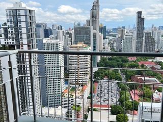 For sale 5 bedrooms condo in Watthana, Bangkok
