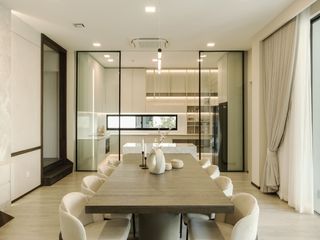 For rent and for sale 4 bedrooms house in Saphan Sung, Bangkok