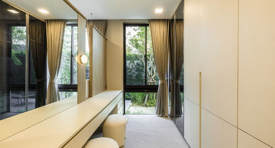 For rent and for sale 4 bedrooms house in Saphan Sung, Bangkok